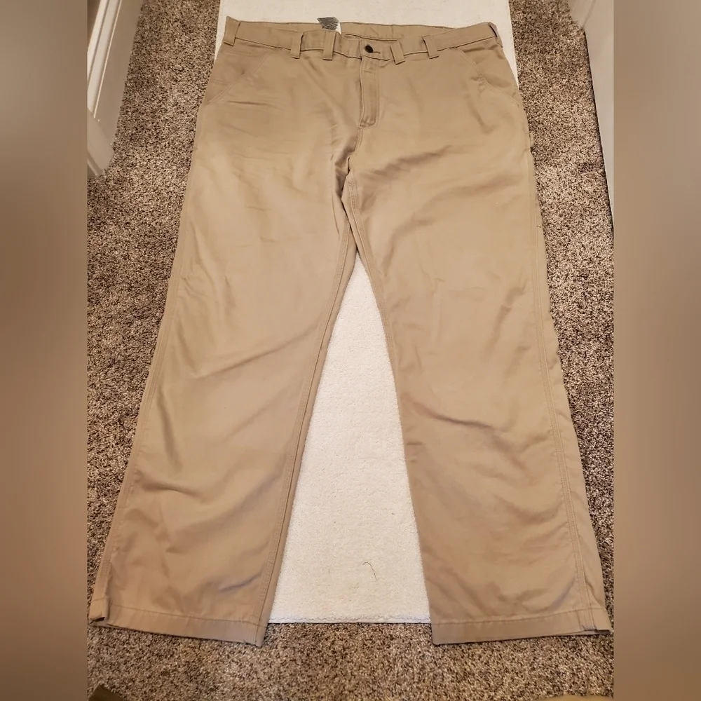 Carhartt sz 44x32. relaxed fit  mens cargo khaki